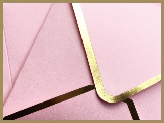 Obálky Colorplan Candy Pink se zlatou fólií (Mickey Loves Jacqui)